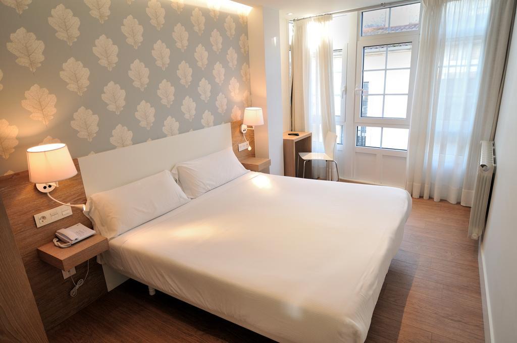 סנטיאגו דה קומפוסטלה Denike By Atalaia Hoteles מראה חיצוני תמונה