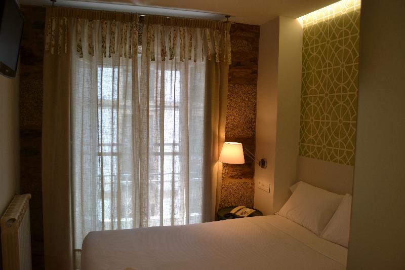 סנטיאגו דה קומפוסטלה Denike By Atalaia Hoteles מראה חיצוני תמונה